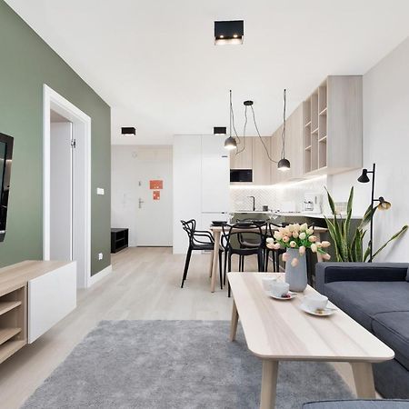 Apartament Premium Platany By Noclegi Renters Kolobrzeg Exterior photo